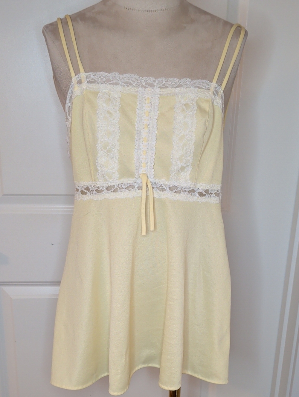 Vintage Pandora By Chic Babydoll Chemise Top Camisole Yellow Lace -Trim SZ M MCM